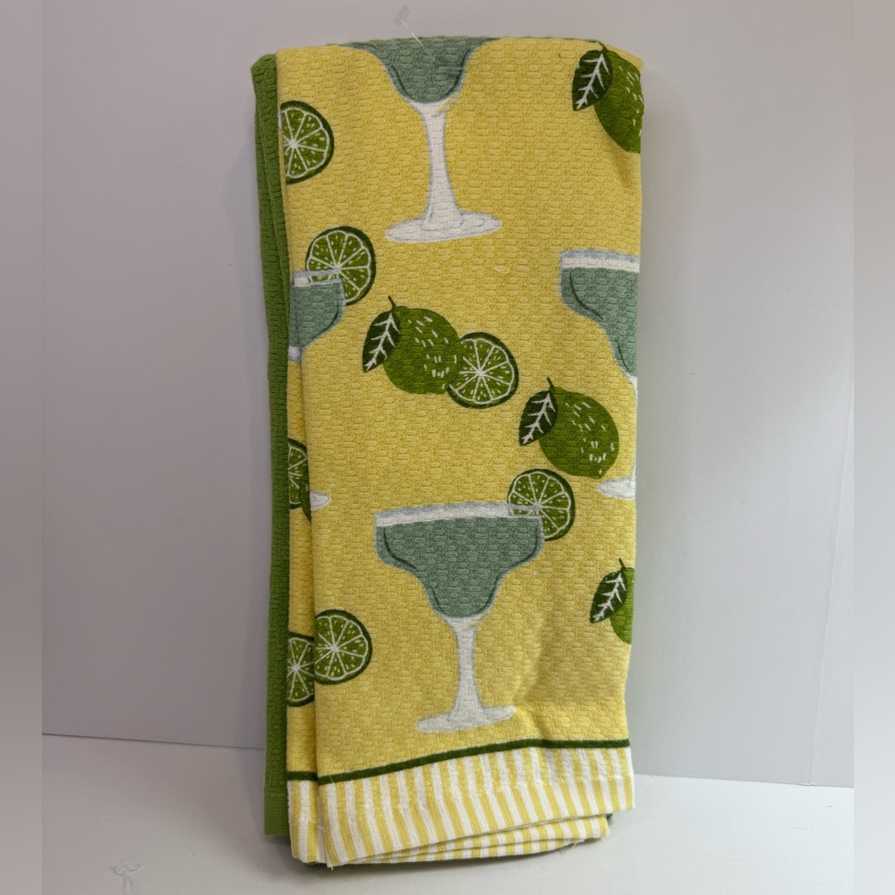 NWOT Yellow and Green Margarita Print Towel Set
